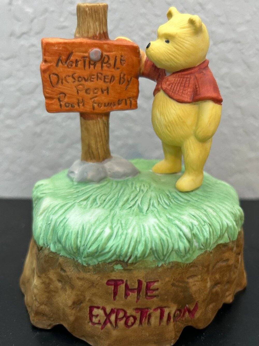 1988 Winnie the Pooh Figurine Willitts Music Box - North Pole Expedition